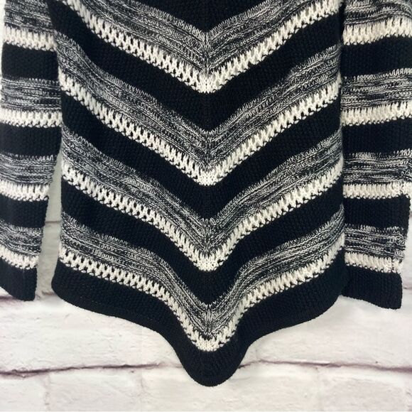 ALMOST FAMOUS Womens Size M BLACK & GRAY V Pattern V-Neck SWEATER SZ XL V Neck - Picture 6 of 12